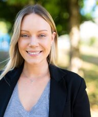 Book an Appointment with Lien Dilewijns for Individual Counselling (Virtual)